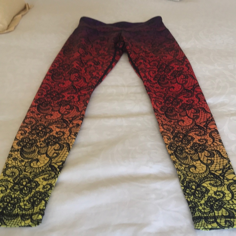 Just live multicolored lace print leggings xs